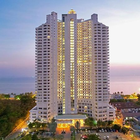 D Varee Jomtien Beach, Pattaya Екстер'єр фото The Royal