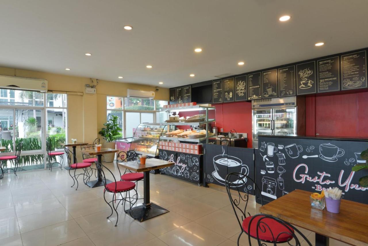 D Varee Jomtien Beach, Pattaya Екстер'єр фото A café in Bangkok, Thailand