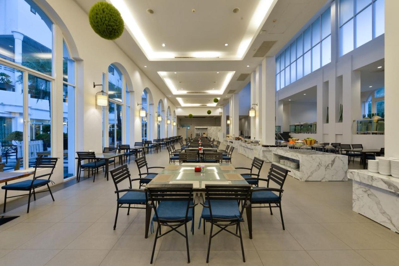 D Varee Jomtien Beach, Pattaya Екстер'єр фото The interior of the hotel